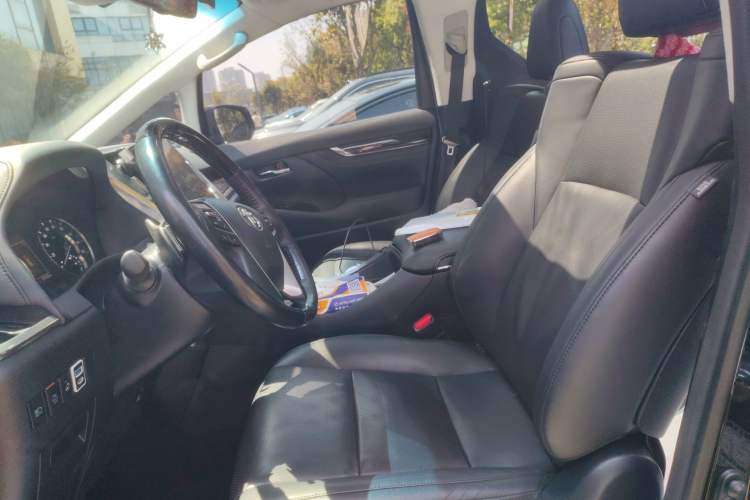 Used Toyota Vellfire 2021 Crown Dual-Engine 2.5L HV Luxury Edition Left Front Seat