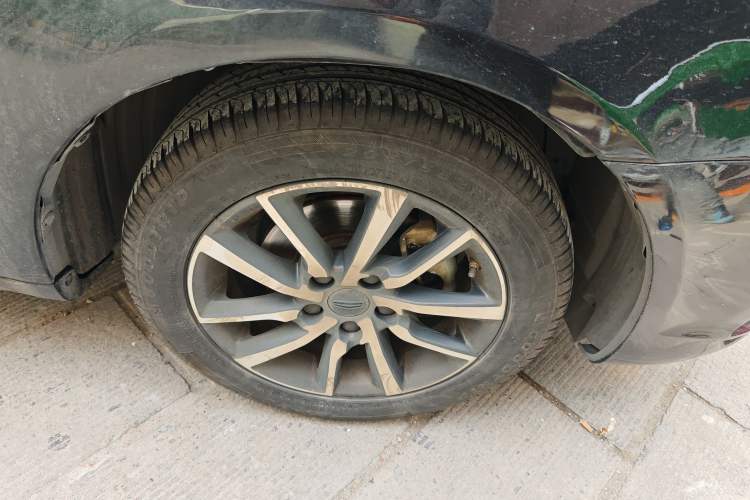 Used Geely Auto Emgrand 2019 Leading Edition 1.5L Manual Upgraded Connectivity Model China V Standard
