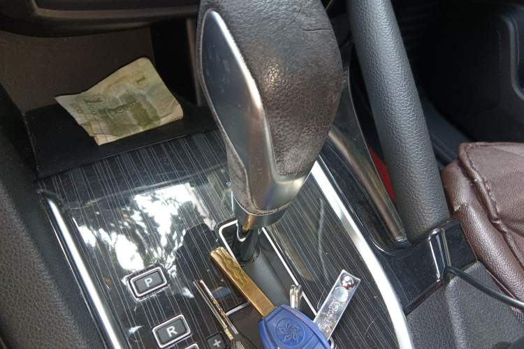 Used Dongfeng Aeolus AX7 2016 2.0L Automatic Zhiyi Trim
