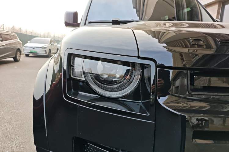 Used Land Rover Defender 2021 110 P400 Dark Special Edition Right Front Headlight