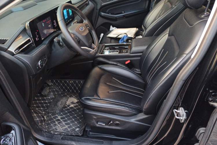 Used Ford Edge 2021 PLUS EcoBoost 245 Two-Wheel-Drive Platinum Edition 5 Seats