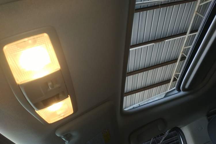 Used Mitsubishi Outlander 2019 2.0L Two-Wheel Drive Comfort Edition 5 Seats China VI Standard Headliner