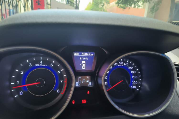 Used Hyundai Elantra (5th Generation / Langdong) 2015 1.6L Automatic Luxury Model Odometer Close Up