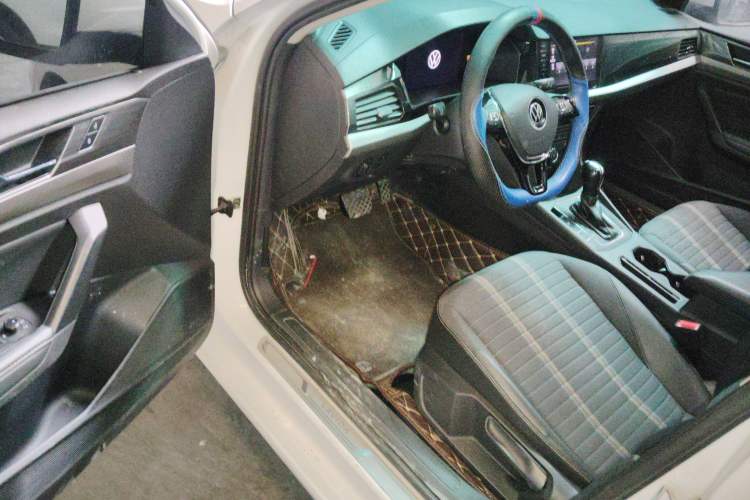 Used Volkswagen Lavida 2021 1.5L Automatic Vision Edition
