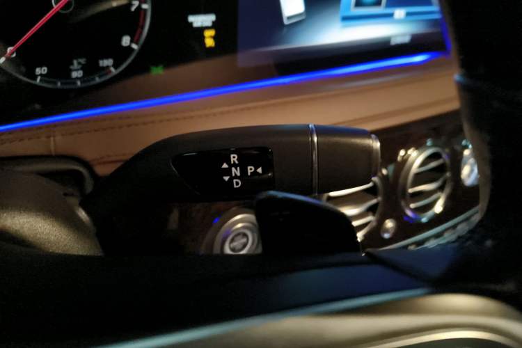 Used Mercedes-Benz Maybach S-Class 2019 S 450 4MATIC Gear Lever