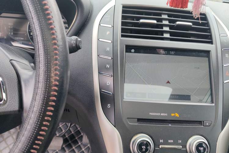 Used Lincoln MKC 2017 2.0T Two-Wheel Drive Deluxe Edition