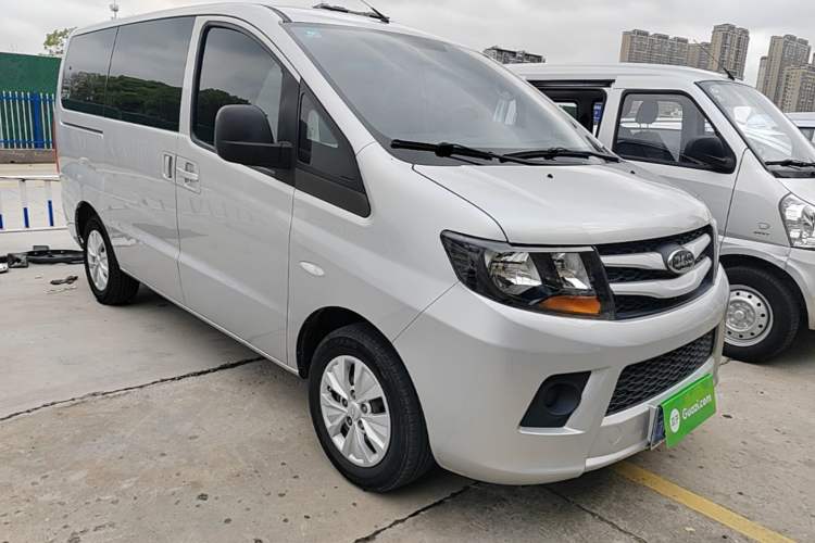 Used JAC Refine M3 2019 Creator Edition 1.8L Luxury Model Front Right 45 Deg