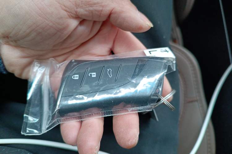 Used Lexus ES 2025 300h Deluxe Edition
