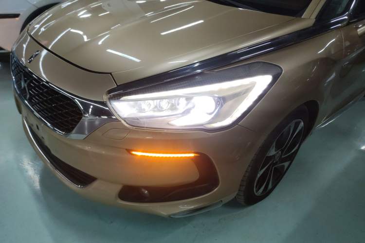 Used DS 5 2015 1.8T Prestige Edition THP200