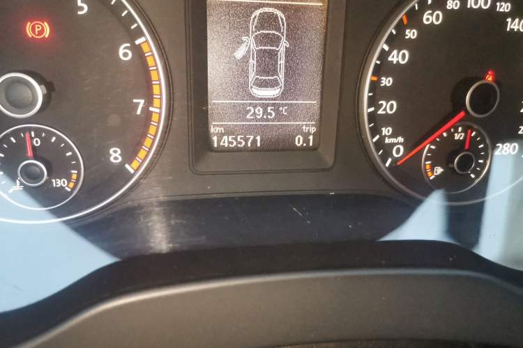 Used Volkswagen Sagitar 2013 2.0 TSI GLI Odometer Close Up