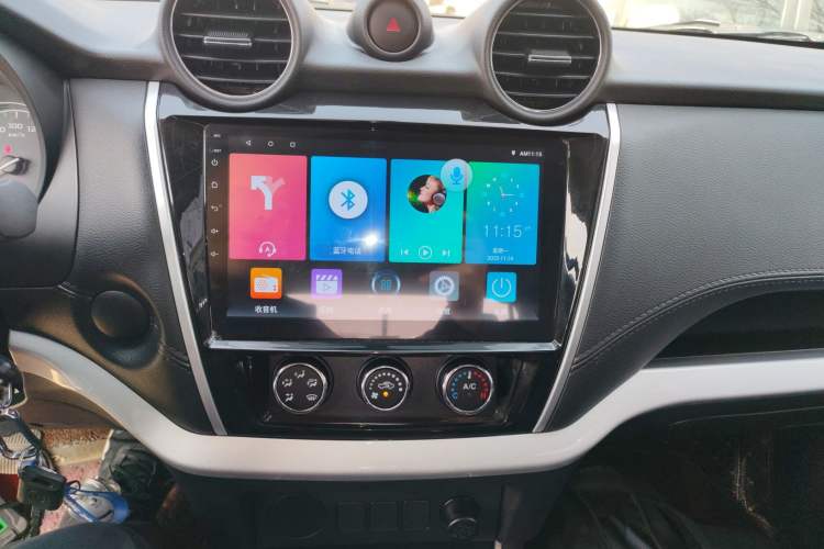 Used Dongfeng Ruichi 6 2023 Revised Version 2.3T Manual Two-Wheel Drive Diesel Standard Trim with Long Cargo Bed
