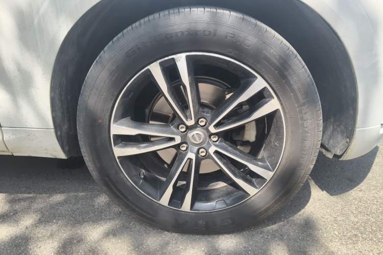 Used Volvo XC60 2019 T5 4x4 Smart Edition China V Standard Right Front Wheel Hub