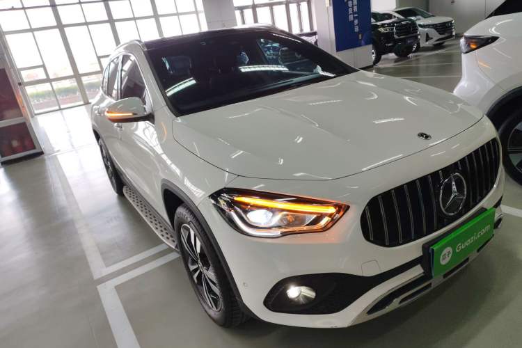 Used Mercedes-Benz GLA 2022 Facelifted GLA 200 Exterior 1