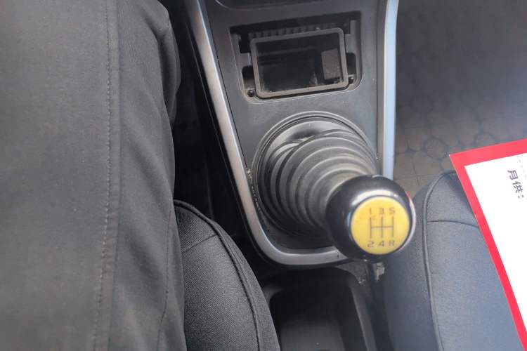 Used Suzuki Wagon R X5 2013 Revised Version 1.4L VVT Cruise Edition Gear Lever