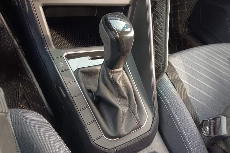 Used Volkswagen Lavida 2023 New Rui 1.5L Automatic New Yi Edition Gear Lever