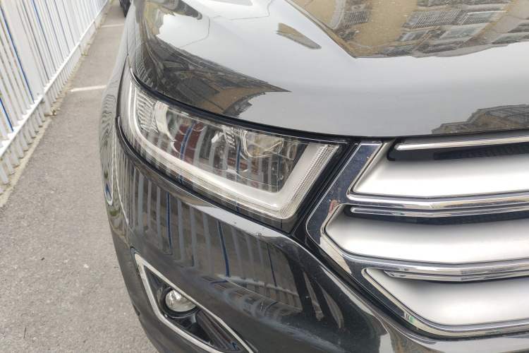 Used Ford Edge 2015 2.0T GTDi Four-Wheel Drive Prestige Model Right Front Headlight