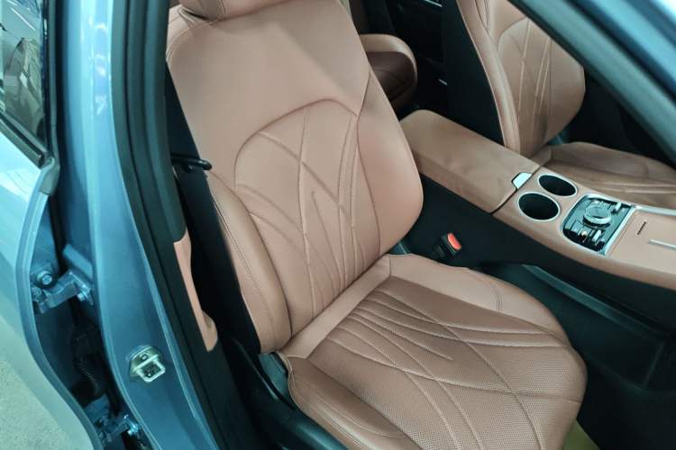 Used Geely Galaxy L6 2025 EM-i 140km Starship Edition