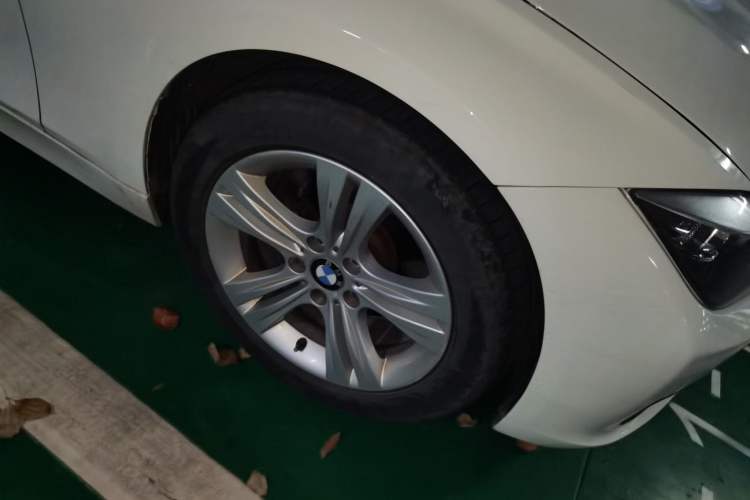 Used BMW 3 Series 2013 316i Sport Design Package Right Front Wheel Hub