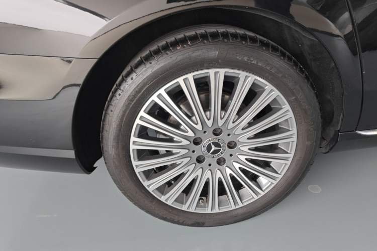 Used Mercedes-Benz E-Class 2021 E 300 L Stylish Model