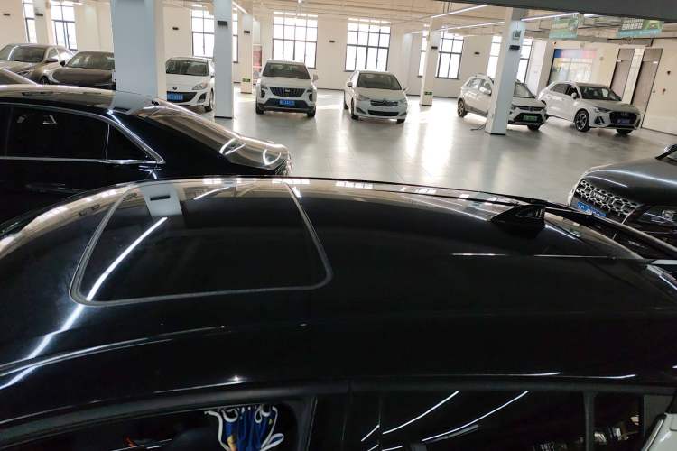 Used Toyota C-HR 2018 2.0L Luxury Sunroof Version China V Emission Standard