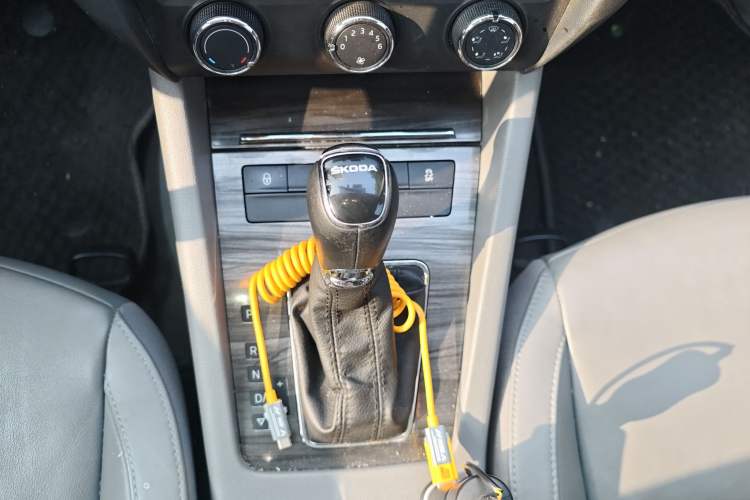 Used Skoda Octavia 2015 1.6L Automatic Yijun Edition
