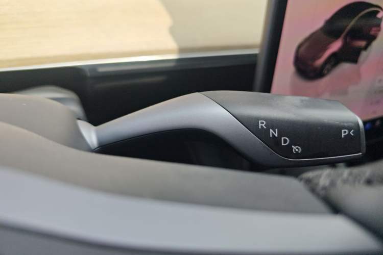 Used Tesla Model Y 2022 Revised Version Rear-Wheel Drive Gear Lever