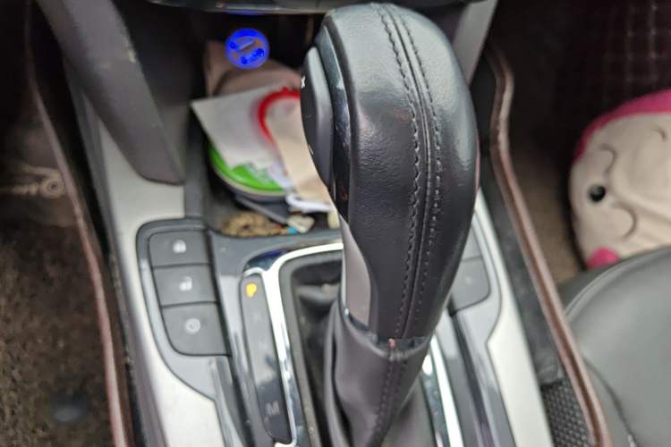 Used Chevrolet Malibu 2017 1.5T Automatic Luxury Edition Gear Lever