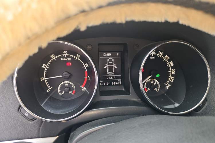 Used Skoda Yeti 2014 1.8TSI DSG Polar Edition Instrument Cluster