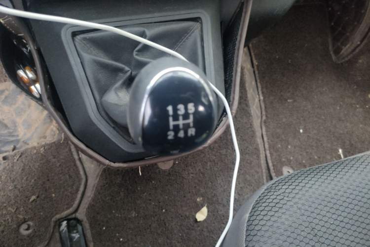 Used JMC Transit 2019 2.8T Commercial Version Short Wheelbase Mid-Roof 6-Seater China VI JX493
