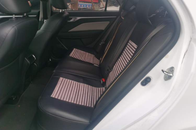 Used Geely Auto Vision 2019 Upgraded Model 1.5L Automatic Luxury Version China V Standard
