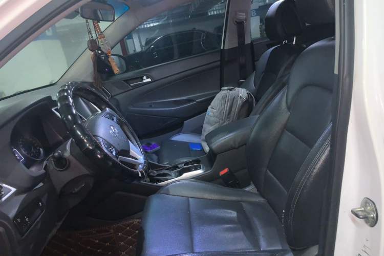 Used Hyundai Tucson 2015 1.6T Dual-Clutch Two-Wheel-Drive Smart Model Left Front Seat