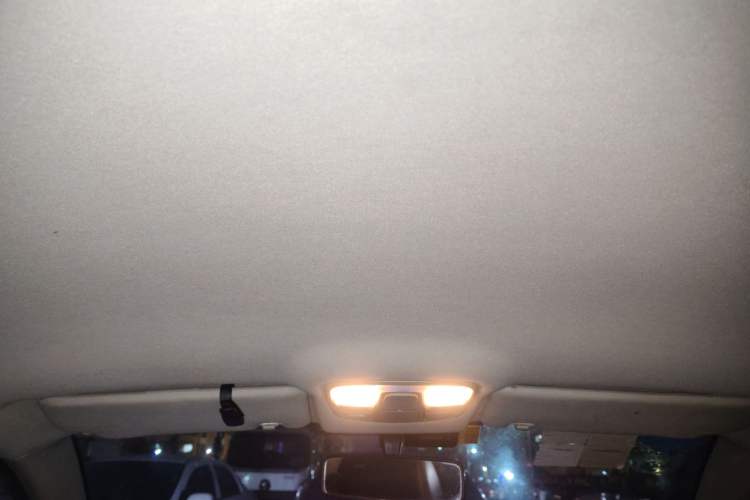 Used Geely Auto Diamond 2016 1.5L Manual Elite Version China IV Standard
