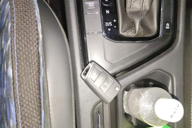 Used Volkswagen Tiguan L 2019 Updated Version 330TSI Automatic Two-Wheel Drive Panoramic Comfort Edition China VI Standard
