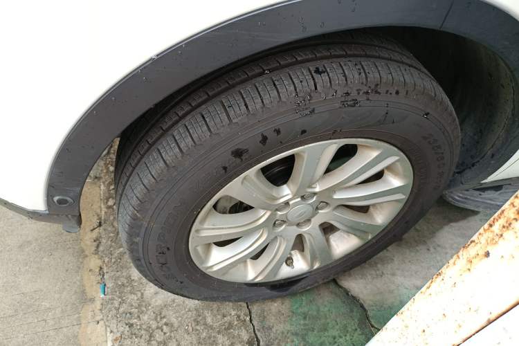 Used Land Rover Discovery Sport 2019 240 PS SE Version China VI Standard Left Front Wheel Hub