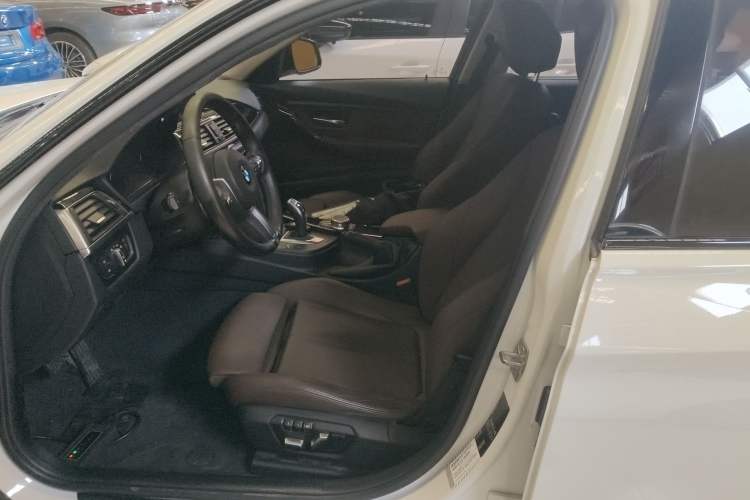 Used BMW 3 Series 2018 320Li Leading Model M Sport Package
