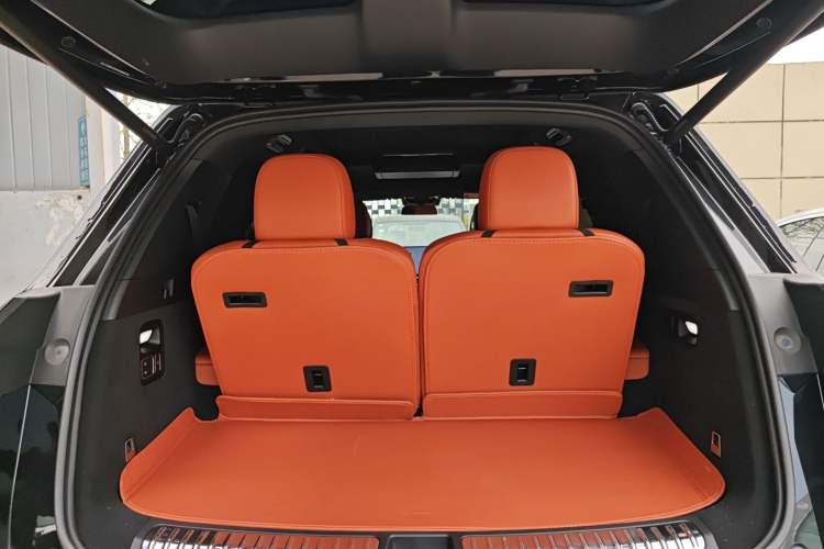 Used Li Auto L8 2024 Max Trunk