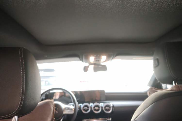 Used Mercedes-Benz A-Class 2022 Revised Version A 200 L Sport Sedan Fashionable Style
