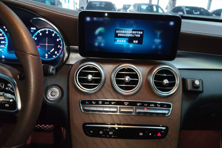 Used Mercedes-Benz GLC 2022 Second Facelift GLC 260 L 4MATIC Luxury Edition
