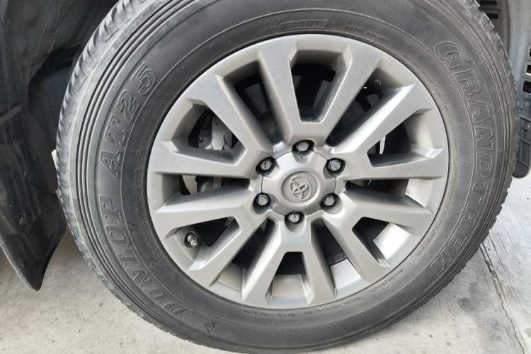 Used Toyota Prado 2019 3.5L Automatic TX-L Deluxe Edition with Rear-Mounted Spare Tire