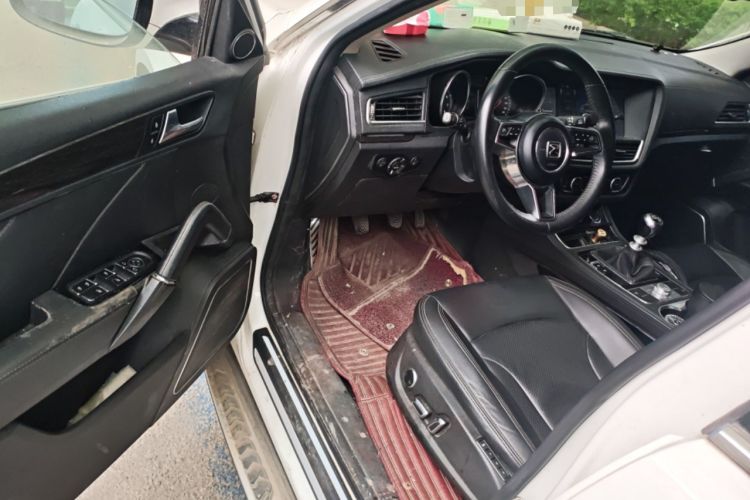 Used Zotye T600 2016 Sport Edition 1.5T Manual Luxury Model Driver Seat