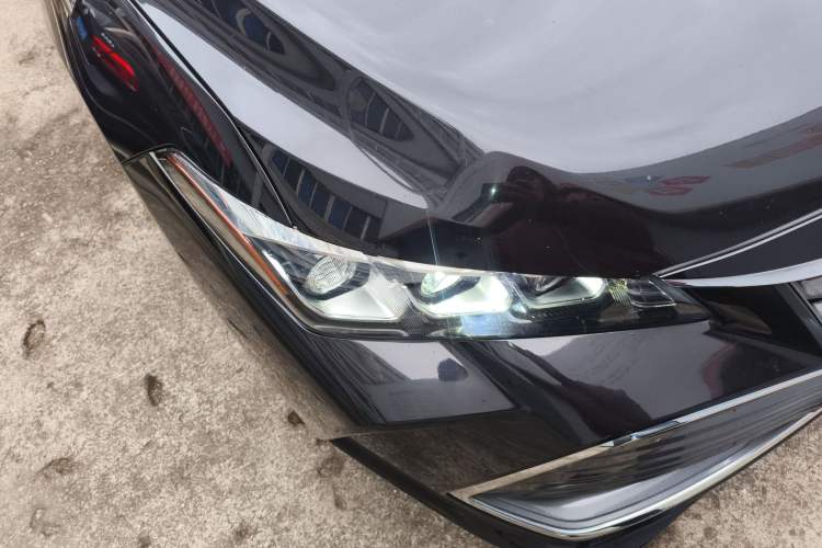 Used Toyota Avalon 2019 Dual-Engine 2.5L Luxury Edition China VI Standard Right Front Headlight