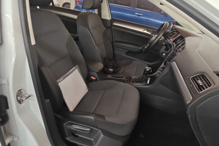 Used Volkswagen Golf 2018 230TSI Automatic Comfort Model Right Front Seat