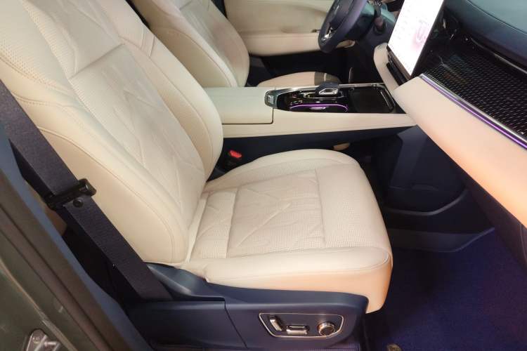 Used Zeekr 009 2024 Six-Seat Executive Version 4WD 108 kWh
