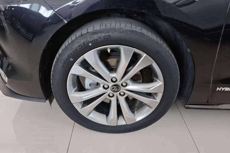 Used Toyota SIENNA 2023 2.5L Hybrid Deluxe Edition
