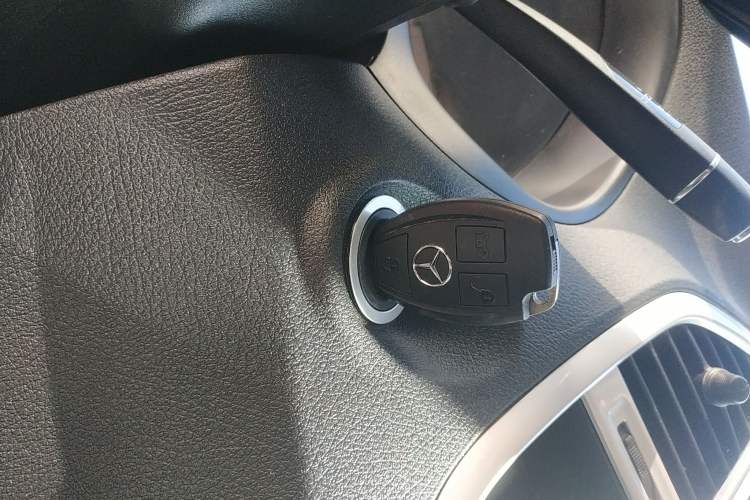 Used Mercedes-Benz Vito 2021 2.0T Elite Version 7 Seats