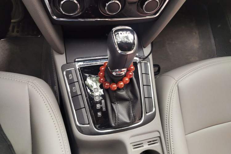 Used Skoda Superb 2013 1.4TSI DSG Sport Edition Gear Lever