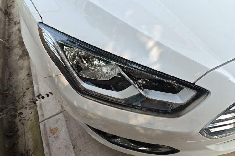 Used Ford Escort 2015 1.5L Automatic Fashion Model