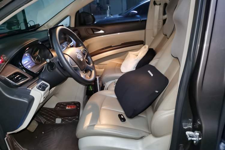 Used Buick GL8 2020 Land Cruiser Executive Class 652T Comfort Model
