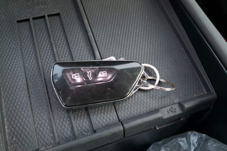 Used Volkswagen ID.UNYX 2024 Pro Long-Range Version