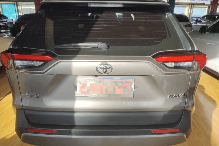 Used Toyota RAV4 2022 2.0L CVT Two-Wheel Drive Fashion Plus Edition
